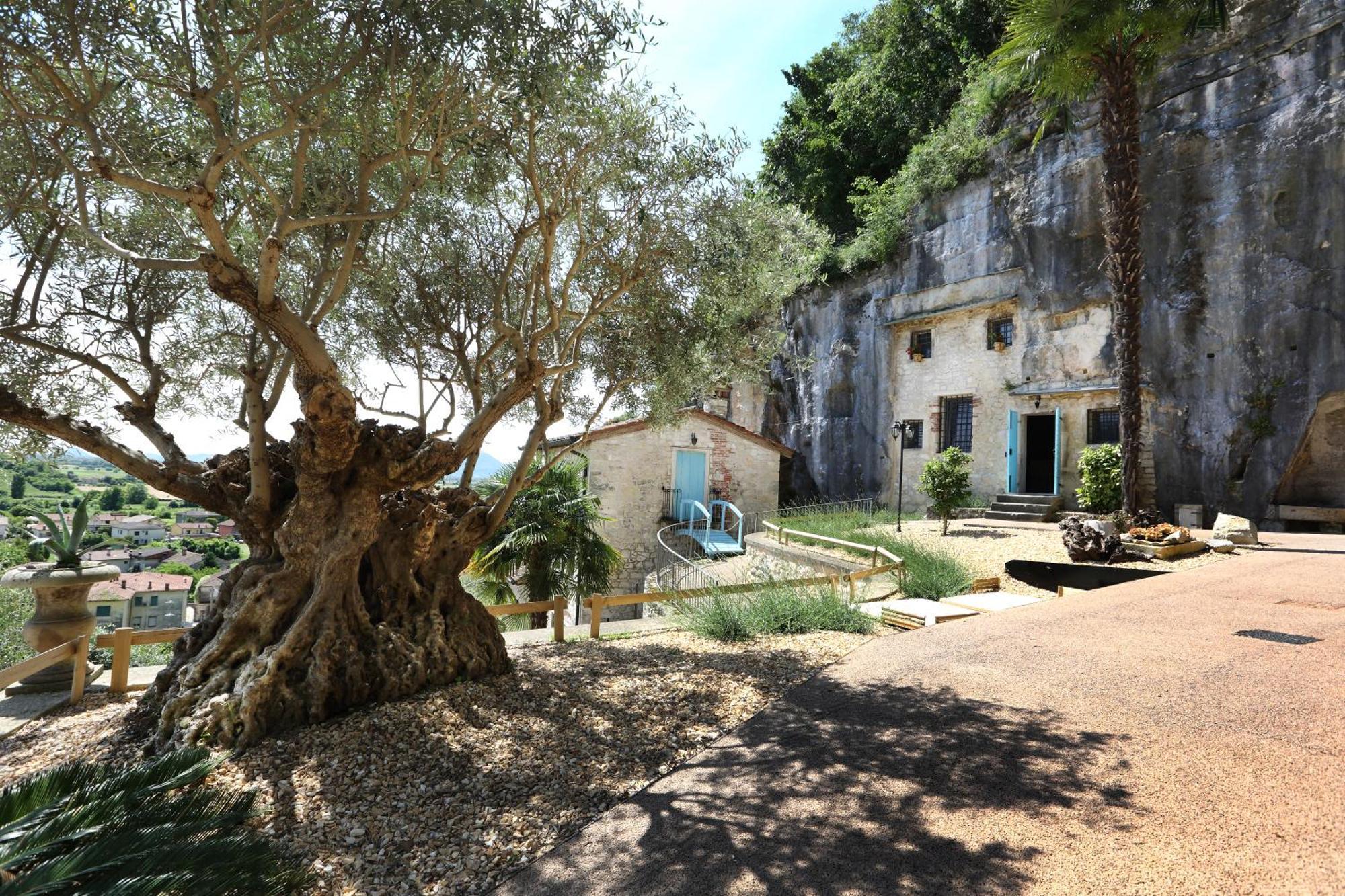 Bed and Breakfast Chez Les Grottes Longare Esterno foto